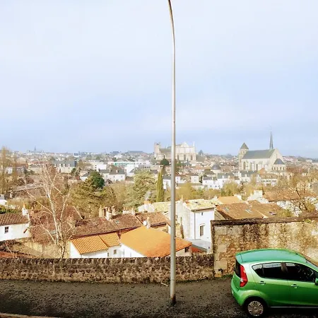Appartement Duplex Le Coligny - Calme - Proche Centre Poitiers, Patinoire, - Chu - Futuroscope à 20min