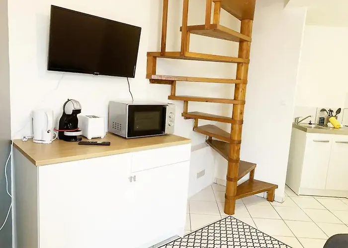 Apartment Duplex Le Coligny - Calme - Proche Centre Poitiers, Patinoire, Universite - Chu - Futuroscope A 20min